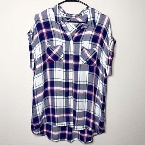 BeachLunchLounge Plaid Short Sleeve High Low Top